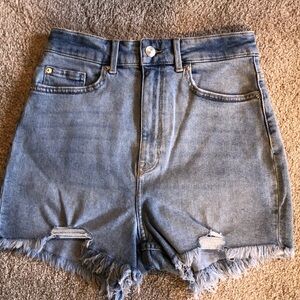 NWT Divided high waist light wash distressed jean stretch shorts 6